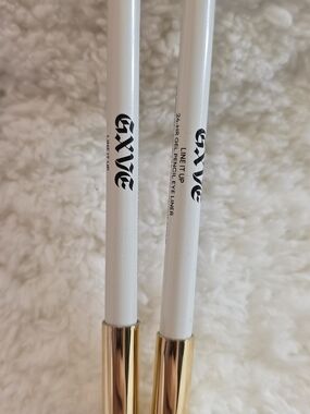 Glam Up White Gel Eye Liner Pencils with Gold Caps
